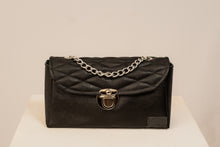 Carregar imagem no visualizador da galeria, Debora De Marco Essencial | Bolsa Flap