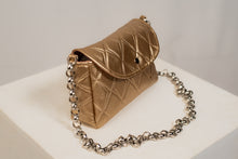 Carregar imagem no visualizador da galeria, Debora De Marco Unique | Bolsa Tiracolo Gold
