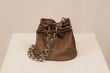 Carregar imagem no visualizador da galeria, Debora De Marco Essencial | Bolsa Mini Bucket
