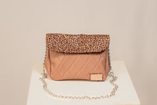 Carregar imagem no visualizador da galeria, Debora De Marco Essencial | Bolsa Frame Onça
